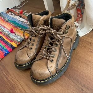 sold !   Vintage Doc Martens Brown Leather Boots